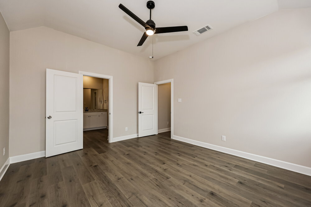 Building Photo - 312 Live Oak Ln
