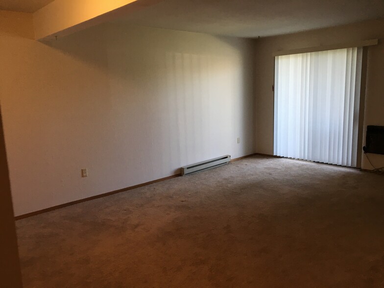 Building Photo - 1657 S Carriage Ln