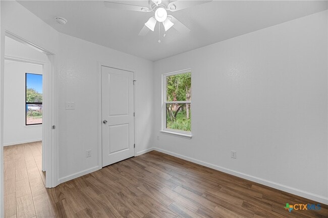 Building Photo - 230 Plum St