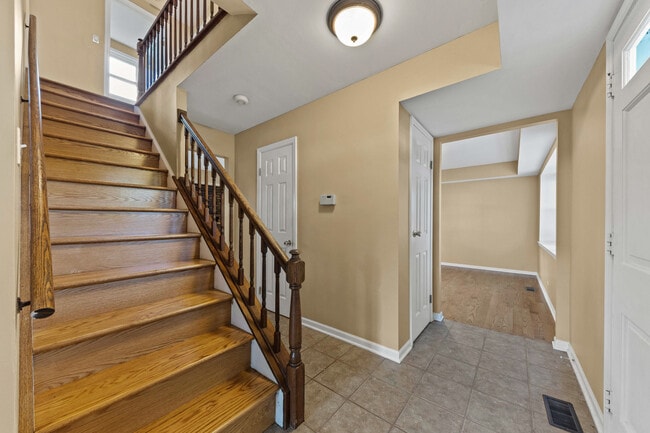 Building Photo - 1121 Belmar Ln