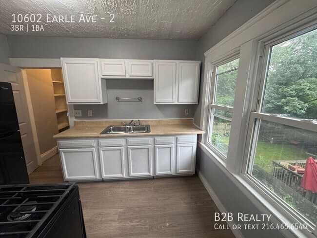 Building Photo - 10602 Earle Ave