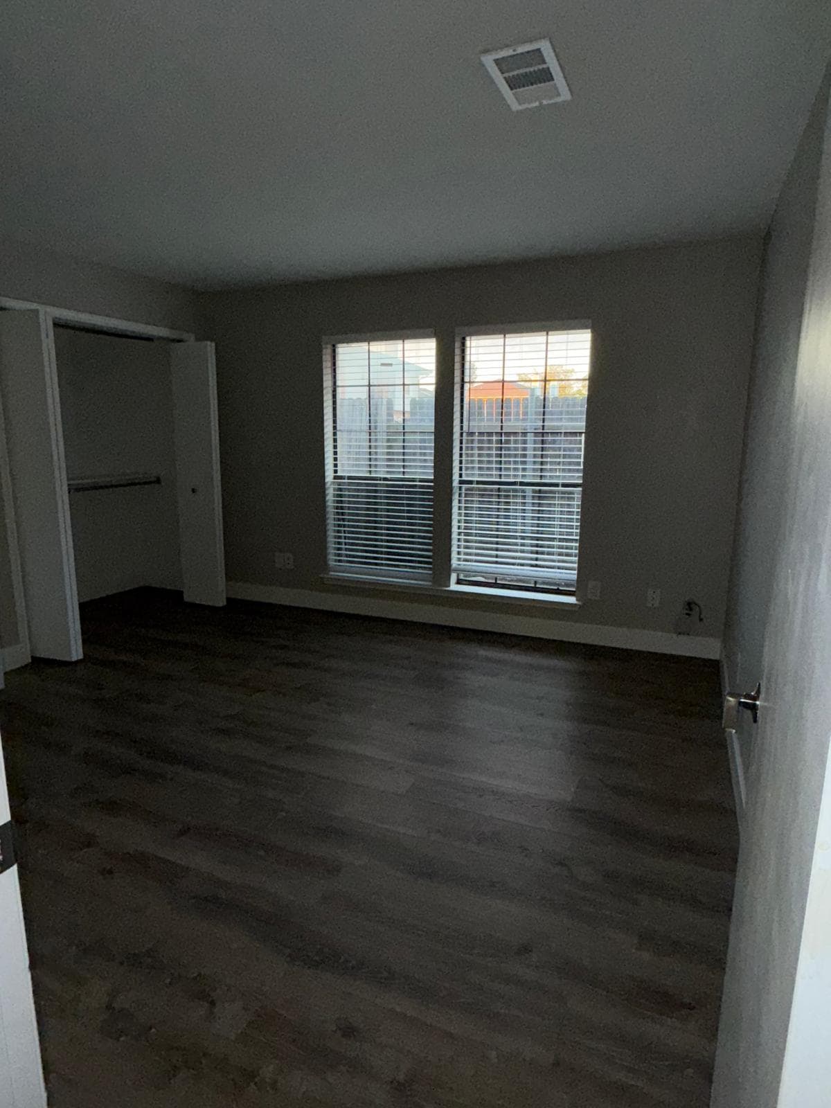 Building Photo - 211 Shrum Ct