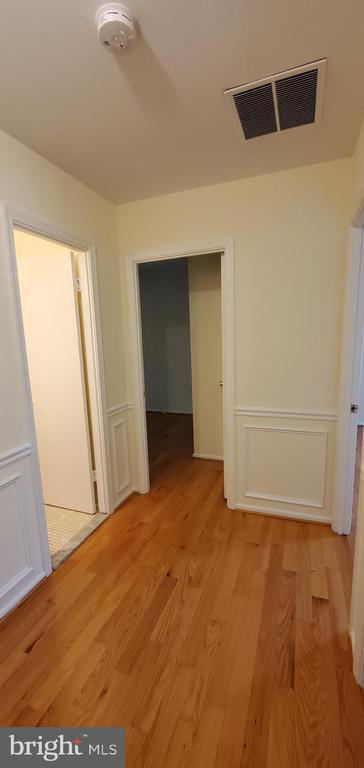 Building Photo - 972 Paulsboro Dr