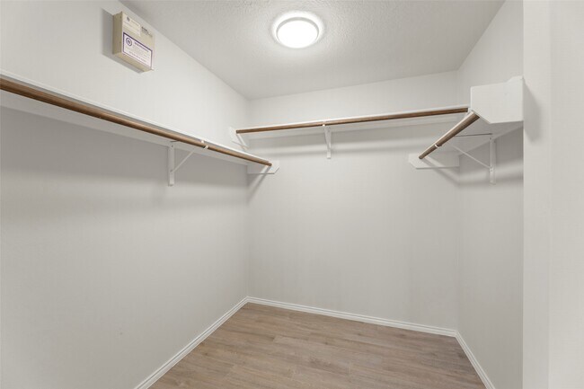 Building Photo - 20211 Black Canyon Dr