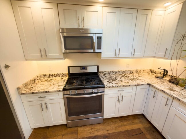 Building Photo - 30 Barranca Rd