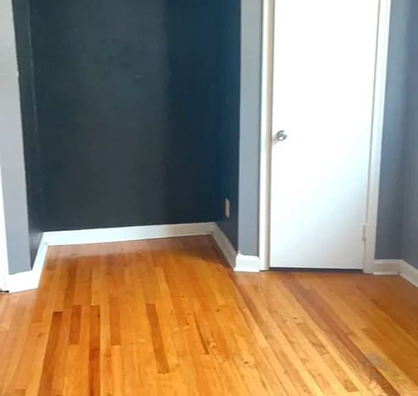 Building Photo - This 3-Bedroom/1-Bathroom Townhome