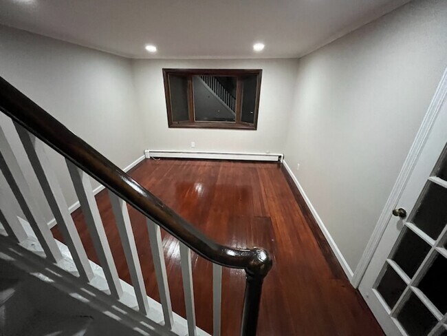 Building Photo - 7 Murray Ct