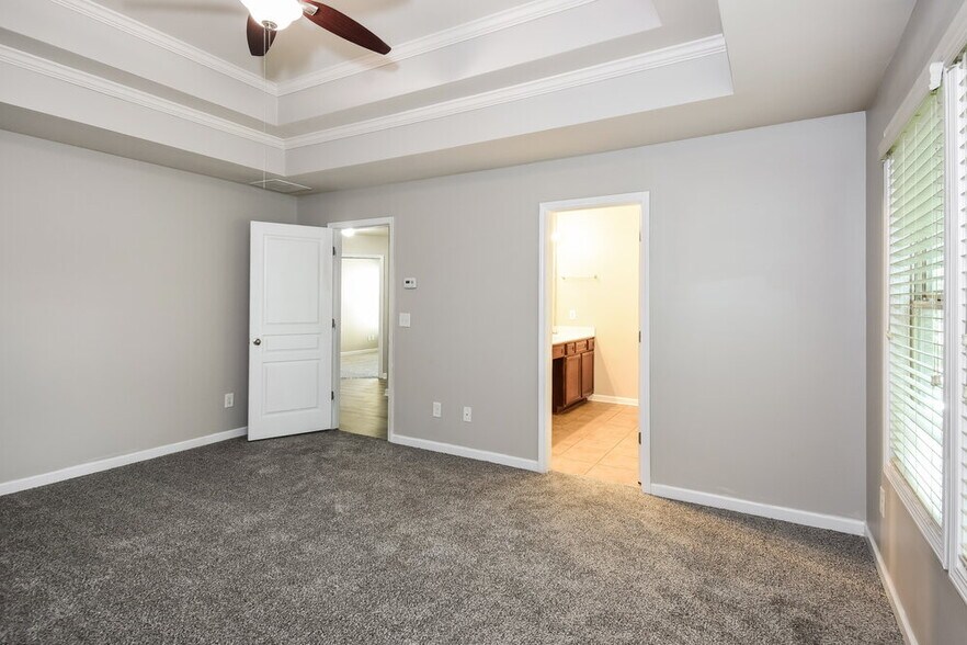 Building Photo - 928 Upland Ives Dr