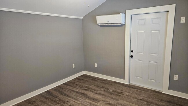 Building Photo - 425 Ardmore Rd