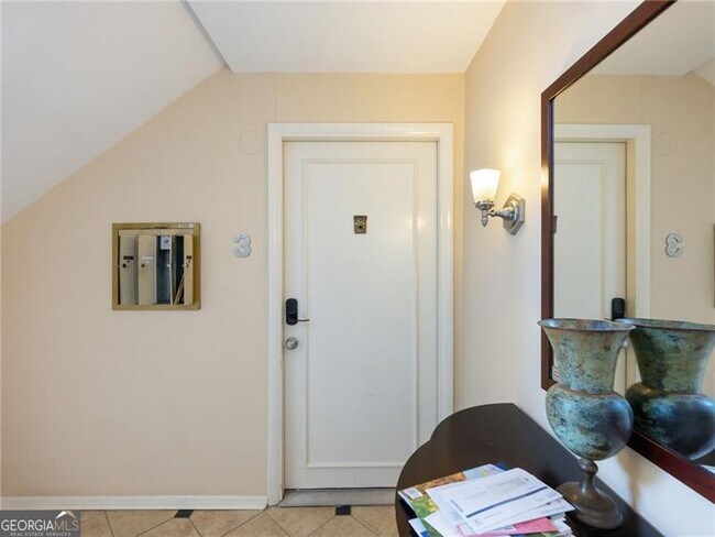 Building Photo - 115 Biscayne Dr NW