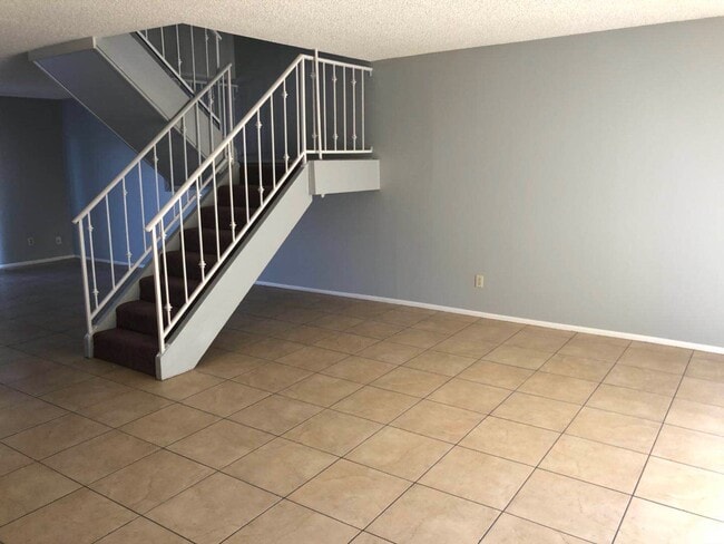 Building Photo - 4303 W Solano Dr N