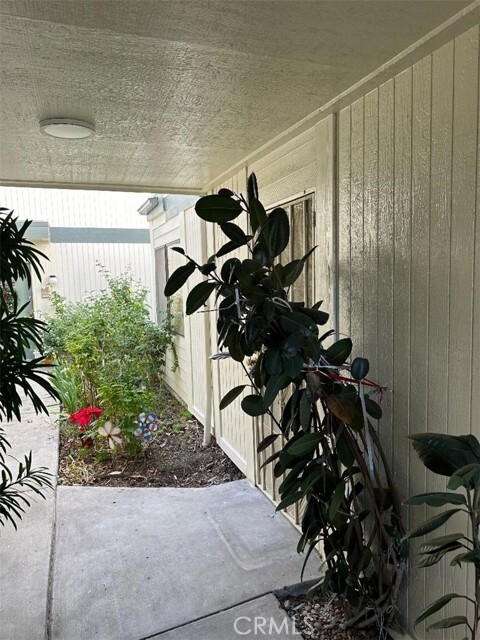 Primary Photo - 10475 Newhome Ave