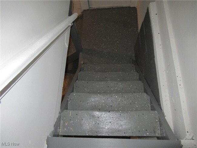 Building Photo - 118 W Glendale St