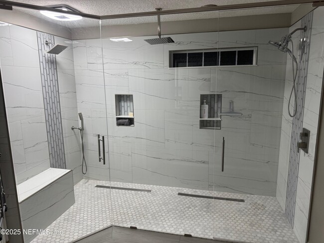 Building Photo - 1816 Creekwood Ln