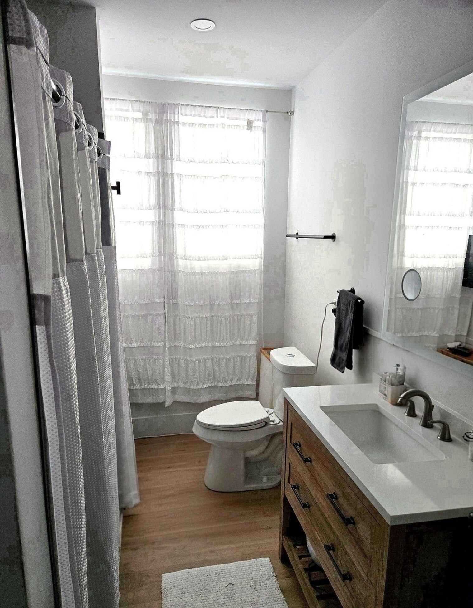 Building Photo - 11765 Glenfield Ave