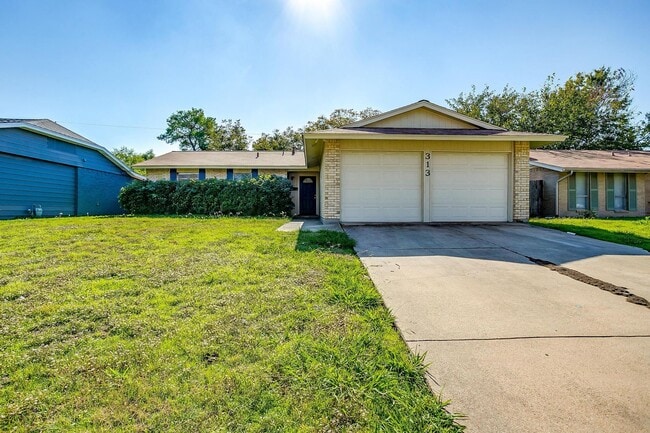 Primary Photo - 3 bed 2 bath home is located in the Countr...