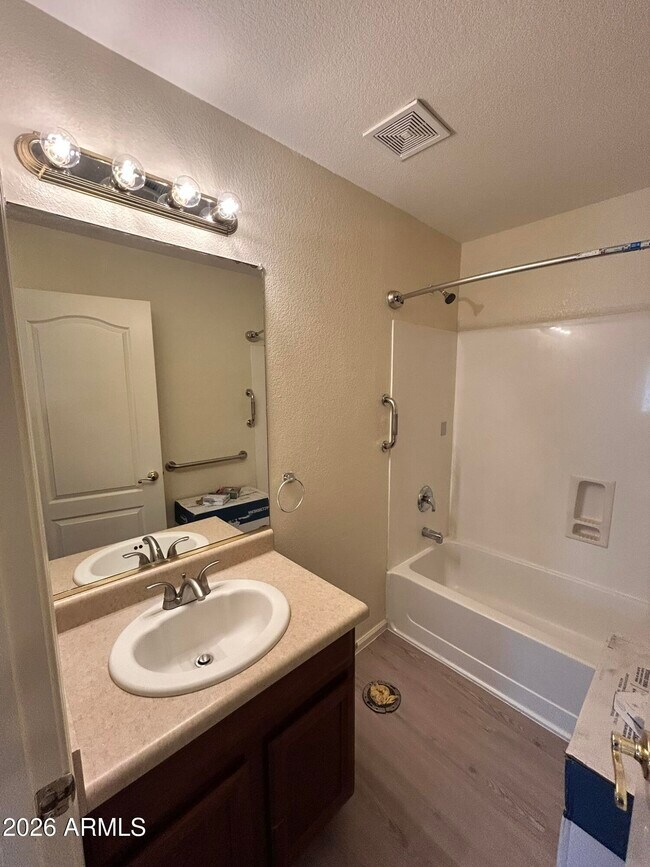Building Photo - 42406 W Sunland Dr