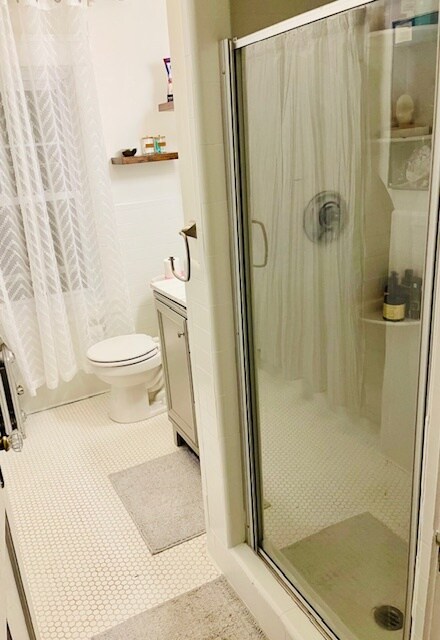 second floor bathroom - 47 Cathedral Ave