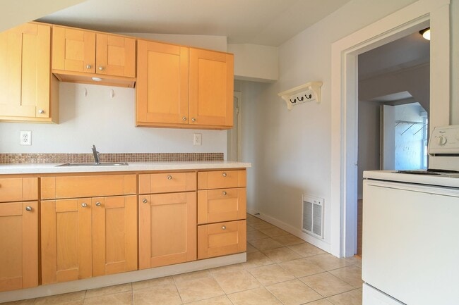 Building Photo - 9056 3rd Ave NW