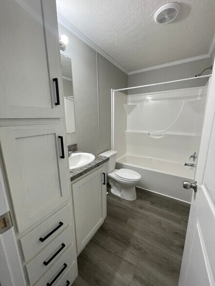 Building Photo - 69 Ashley Cir