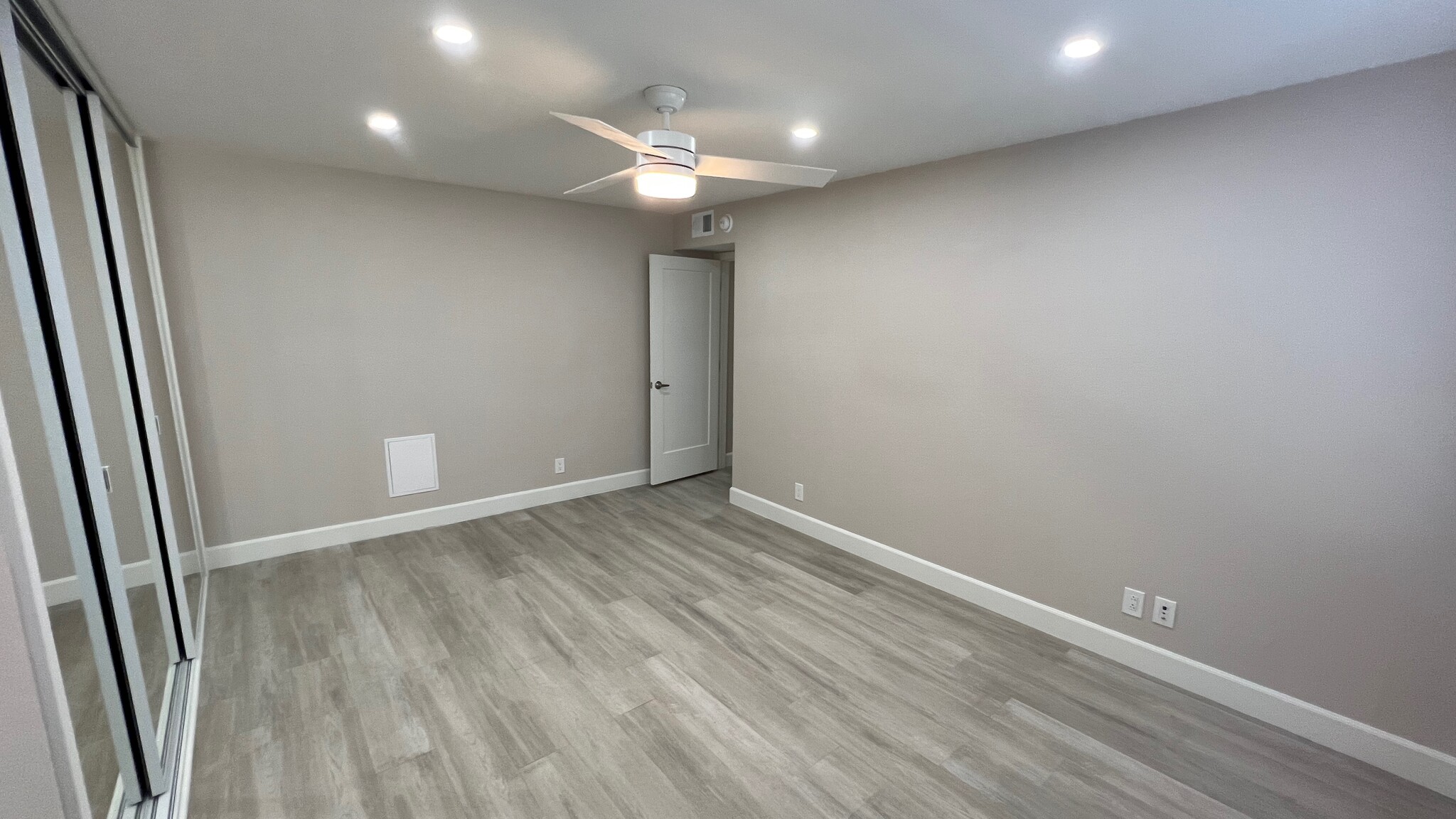 Building Photo - 4500 Whitsett Ave