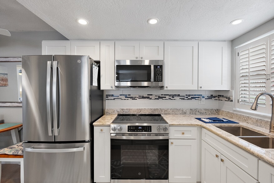 Building Photo - 11440 1st St E