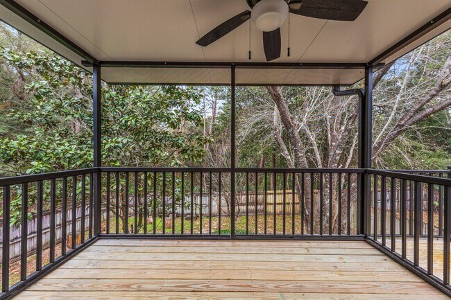 Building Photo - 429 Springwood Way