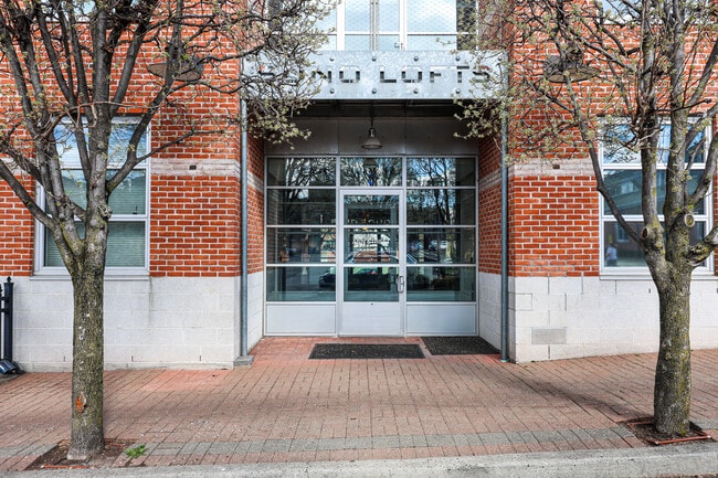 Building Photo - 10 Ann St