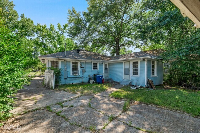 Building Photo - 134 E Herndon St