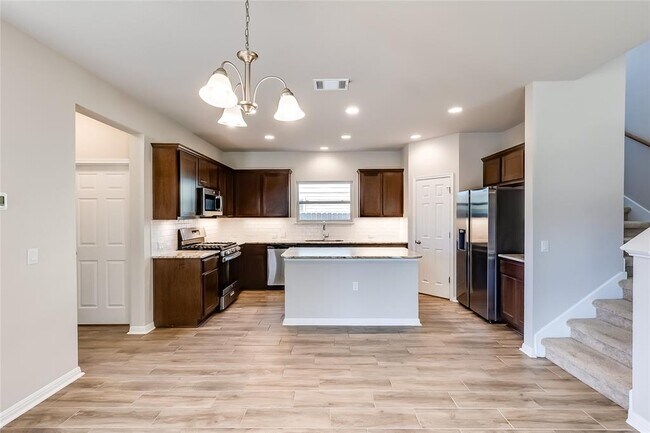 Building Photo - 821 Falkland Trace