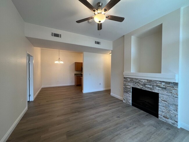 Building Photo - Beautifully remodeled 3 bedroom 2 bathroom downstairs condo right next to the pool!!