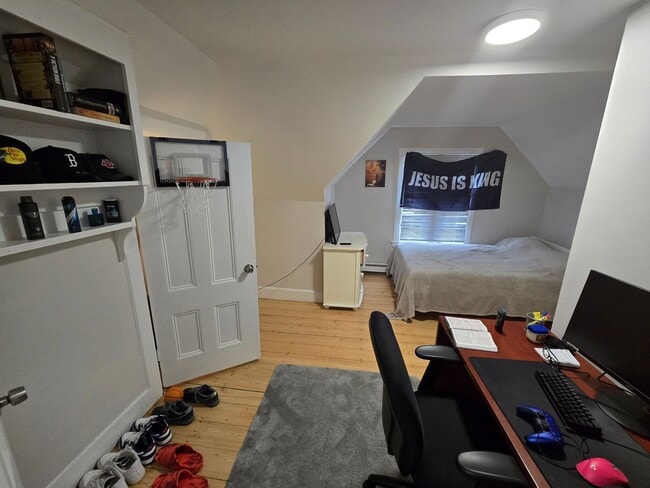 Building Photo - Nicely renovated 3 bed with in-unit laundry in Watertown!