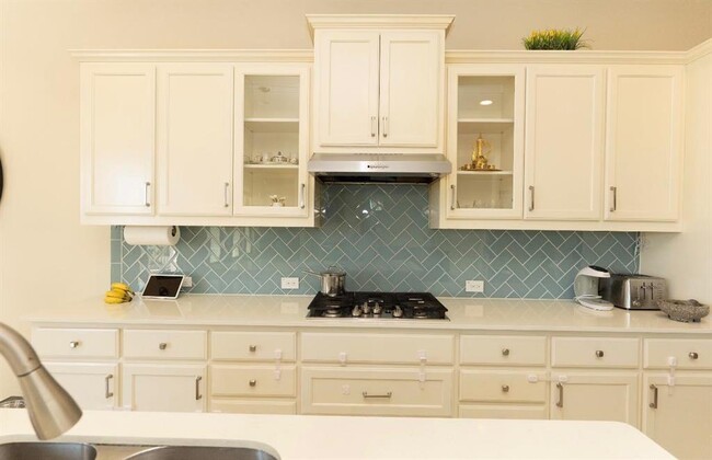 Building Photo - 348 Cross Timbers Dr