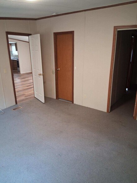 Building Photo - 97048 Diamond St