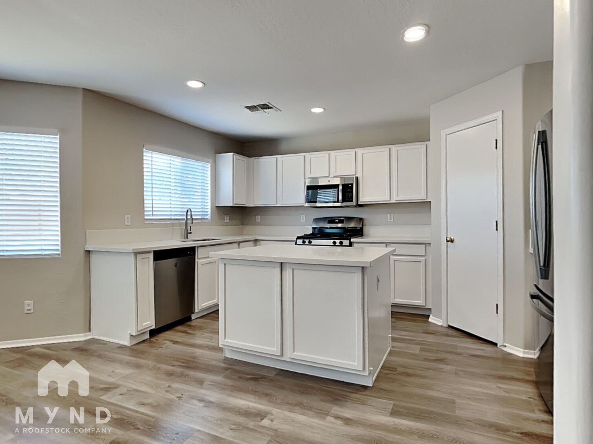 Building Photo - 12622 W Myer Ln