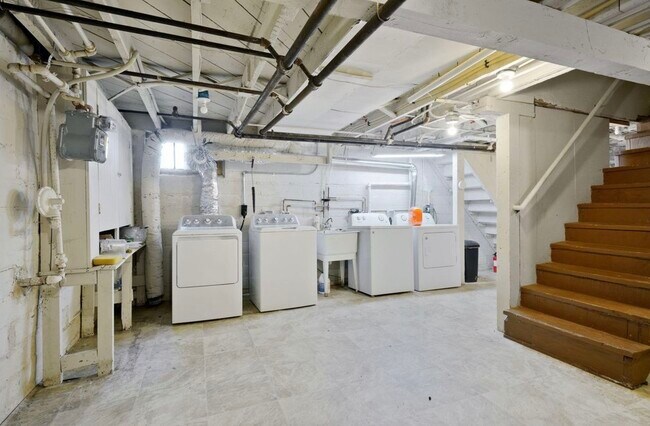 Building Photo - 5151 36th Ave S