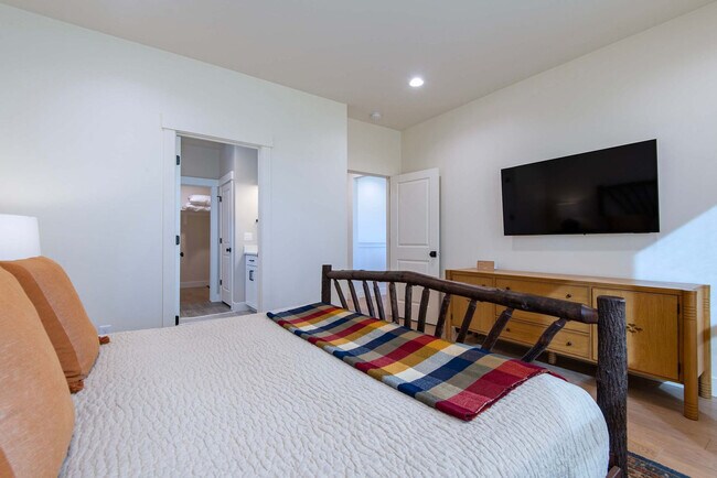 Building Photo - 253 Bald Eagle Dr