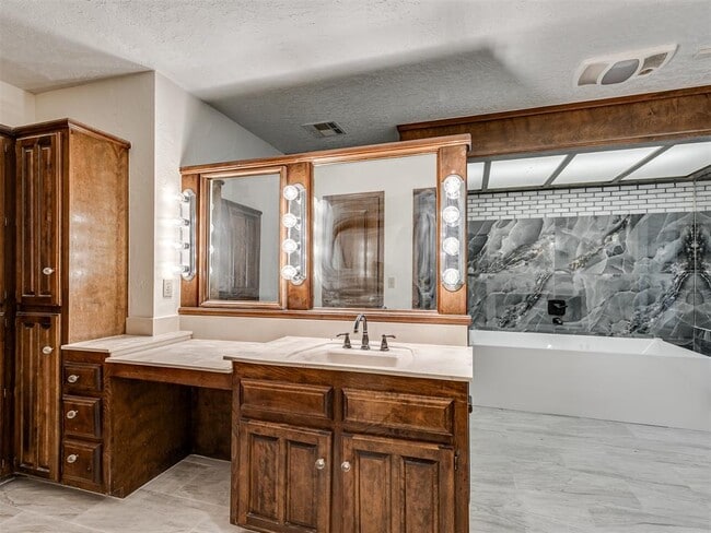 Building Photo - 3328 Willow Brook Rd