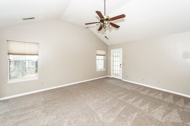 Building Photo - 8408 Battle Forest Dr