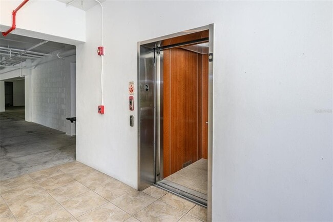 Building Photo - 10521 Amberjack Way