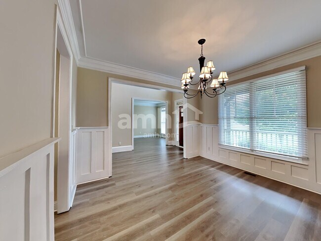 Building Photo - 333 Silver Top Dr SE