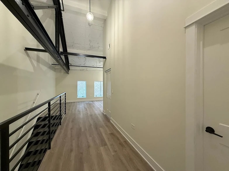Building Photo - 1453 Maple Ave