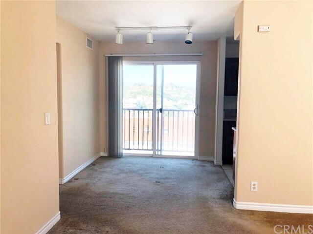 Building Photo - 700 N Hill Pl