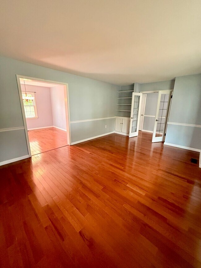 Building Photo - Welcome to Delaplane Manor!!!!