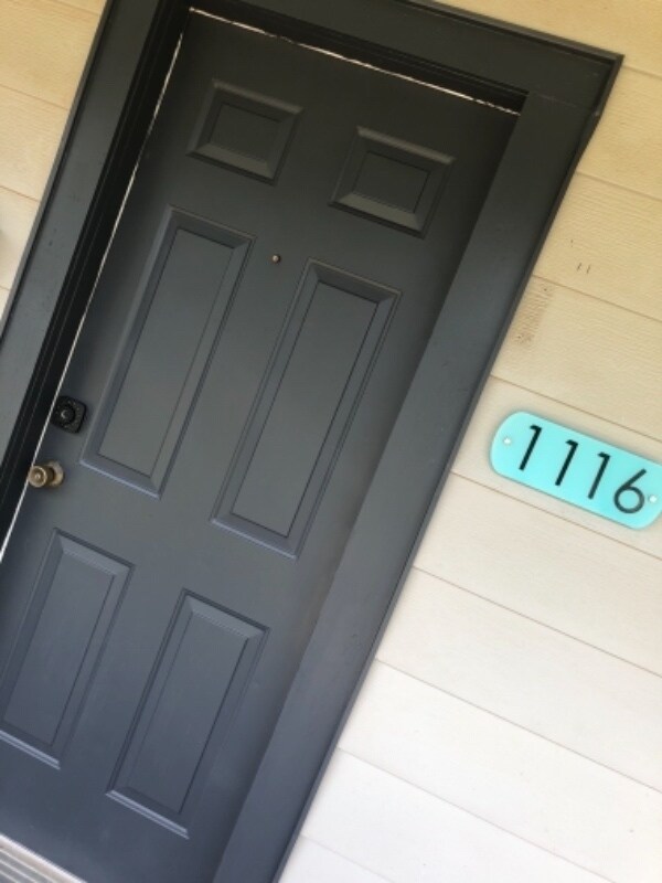 Building Photo - 1116 E Broadway St