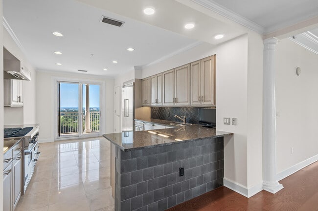 Building Photo - 400 Kelly Plantation Dr