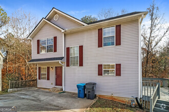 Building Photo - 520 Ashland Manor Dr