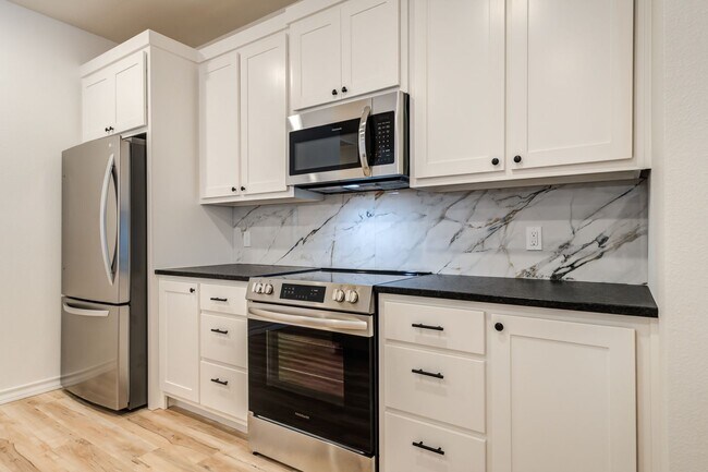 Building Photo - PRE-LEASING FOR A JULY MOVE-IN!! New 2 Bedroom Townhome in Escondido - Frenship ISD