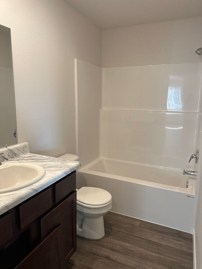 Building Photo - *Pre-leasing* Three Bedroom | Two Bath Home in Barberry Court