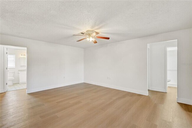 Building Photo - 7012 Pin Cherry Ln